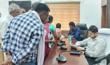 निजी भूमि पर टावर स्थापना का मुआवजा लंबित, किसान ने जनदर्शन में लगाई गुहार