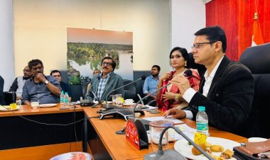 छत्तीसगढ़ में फिल्म उद्योग को मिलेगी नई उड़ान: फिल्म पॉलिसी पर अहम बैठक संपन्न ...