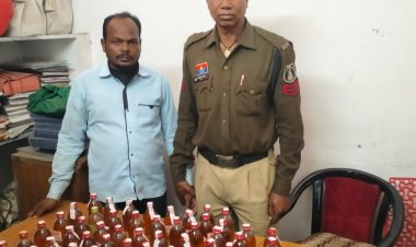 खरोरा पुलिस की बड़ी कार्रवाई: भारी मात्रा में अवैध शराब के साथ आरोपी गिरफ्तार ...