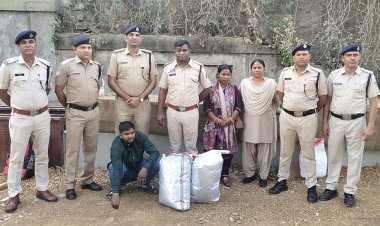 रायपुर: पति-पत्नी बनकर गांजा तस्करी कर रहे प्रेमी-जोड़े को पुलिस ने दबोचा, 13 किलो गांजा जब्त