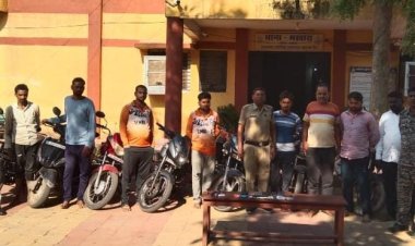 श्मशान घाट के पास जुआ खेलते 8 गिरफ्तार, 4.20 लाख का सामान जप्त ...