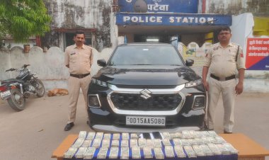 महासमुंद:चेकिंग के दौरान ग्रैंड विटारा से 25 लाख रुपये नकद बरामद,ओडिशा का युवक हिरासत में