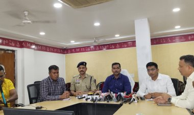 थाना गंज के पिथालिया काम्पलेक्स में 02 तथा न्यू राजेन्द्र नगर के अंजनी टॉवर में 01 ऑफिस सहित कुल 03 कॉल सेंटर का कर रहे थे संचालन ...