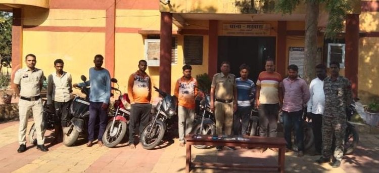 श्मशान घाट के पास जुआ खेलते 8 गिरफ्तार, 4.20 लाख का सामान जप्त ...