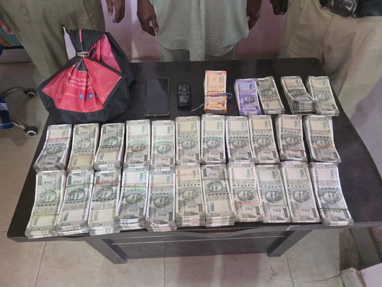 कुम्हारी पुलिस की बड़ी कार्रवाई: 403 ग्राम अफीम और लाखों की नगदी के साथ तस्कर गिरफ्तार