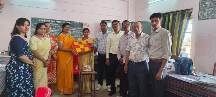 मानवता की मिसाल: शासकीय हाई स्कूल गोंडपारा में सफाई कर्मी का जन्मदिन उल्लासपूर्वक मनाया गया