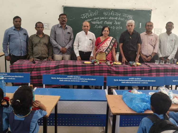 चैत्र नवरात्र के पावन अवसर पर शासकीय शाला में स्मार्ट क्लास हेतु फर्नीचर भेंट ...