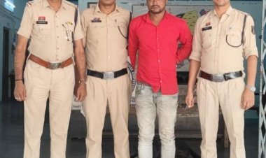 धमतरी पुलिस की बड़ी कार्रवाई: 75 वर्षीय वृद्धा से दुष्कर्म का फरार आरोपी रायपुर से गिरफ्तार