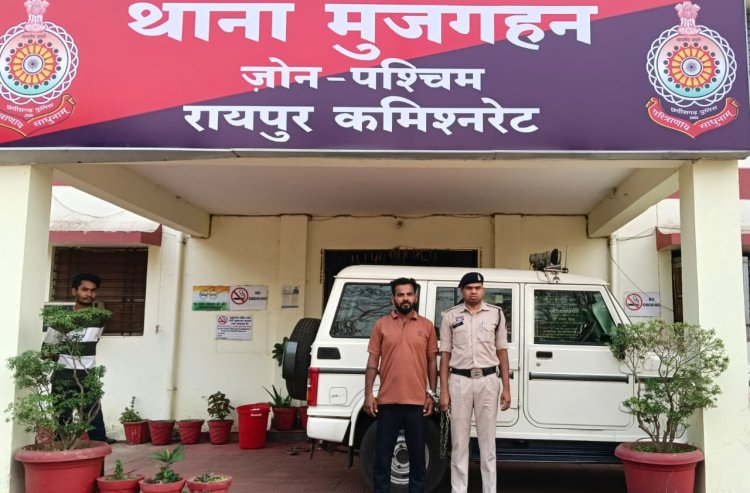 आरोपी के कब्जे से 35 पऊवा देशी शाराब 5 पउवा जम्मू अंग्रेजी शराब कुल 40 पाव 7.200 liter जप्त ...