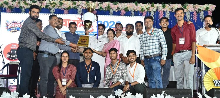 युवा फेस्ट-2026 का भव्य समापन: दायरा बैंड के सुरों पर थिरका धमतरी ...