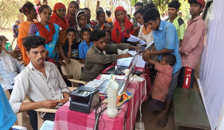 नारायणपुर के सबसे सुदूर 'लंका' गांव तक पहुंचा प्रशासन , ग्रामीणों के लिए खुले विकास के द्वारा ...