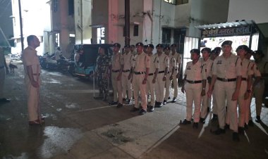 अपराधमुक्त रायपुर के लिए पुलिस का बड़ा एक्शन: लाभांडी बीएसयूपी कॉलोनी में 100 जवानों ने डाला डेरा, 200 से अधिक मकानों की सघन जांच