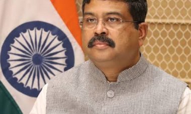नीट-पेपर लीक विवाद में बैकफुट पर सरकार! केंद्रीय शिक्षा मंत्री धर्मेंद्र प्रधान ने पद से दिया इस्तीफा