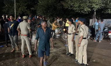 पुलिस कमिश्नर रायपुर के निर्देशन में डीसीपी, एडीसीपी एवं एसीपी की मौजूदगी में गुढ़ियारी थाना क्षेत्र में सघन पैदल गश्त एवं फ्लैग मार्च