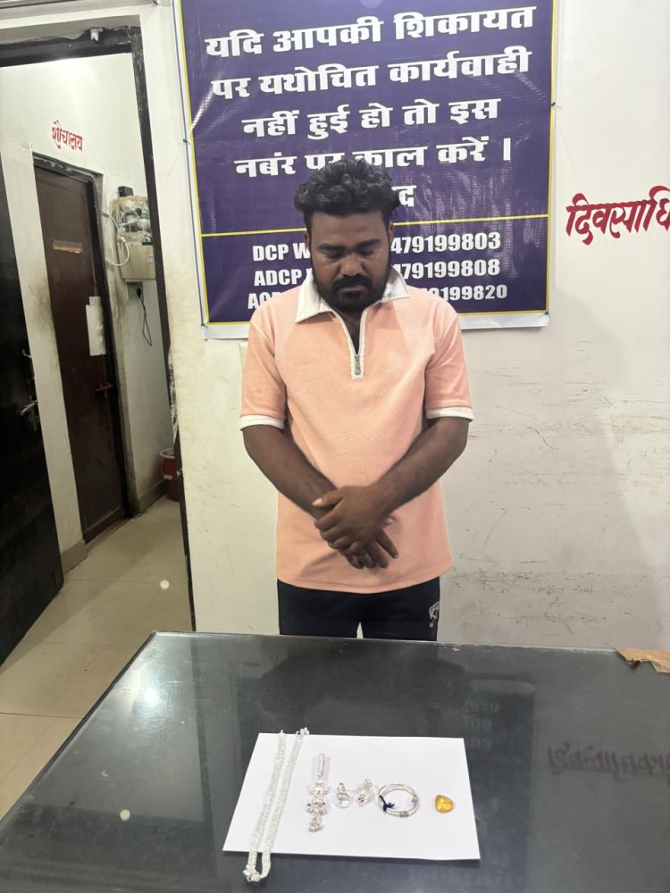 थाना न्यू राजेन्द्र नगर क्षेत्रांतर्गत अमलीडीह बी.एस.यू.पी. कॉलोनी स्थित प्रार्थी के सूने मकान को बनाये थे निशाना।
