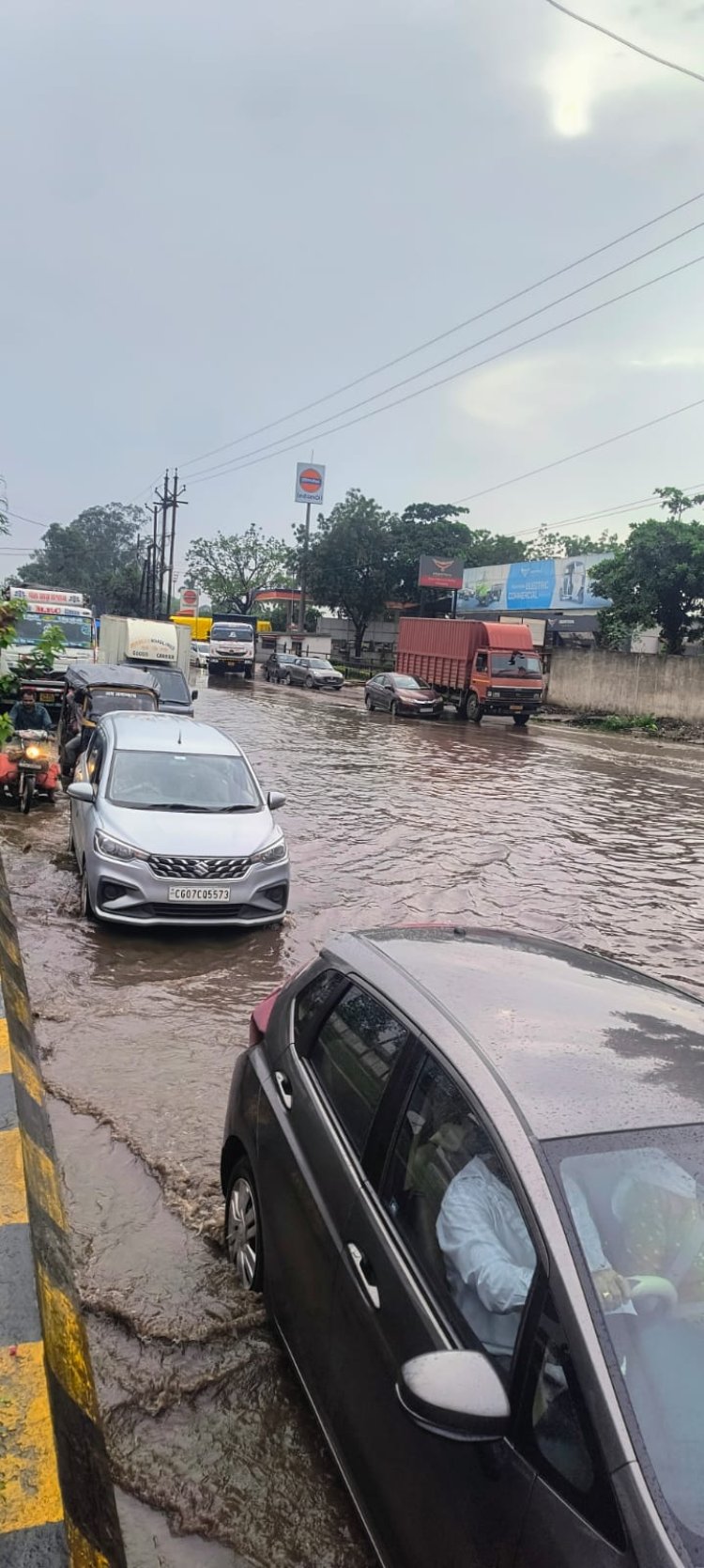 भारी बारिश से हुआ रायपुर-दुर्ग हाईवे जाम, जलभराव के कारण सिरसा गेट बंद, दुर्ग यातायात पुलिस ने जारी की एडवाइजरी