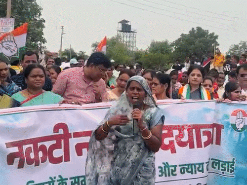 रायपुर में बुलडोजर कार्रवाई पर बवाल: नकटी से राजभवन तक कांग्रेस की 14 KM लंबी पदयात्रा शुरू, ट्रैफिक रूट बदला