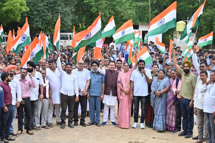 बसना विधायक डॉ. संपत अग्रवाल की अगुवाई में सांकरा में निकली भव्य तिरंगा यात्रा, देशभक्ति के रंगों में रंगा क्षेत्र