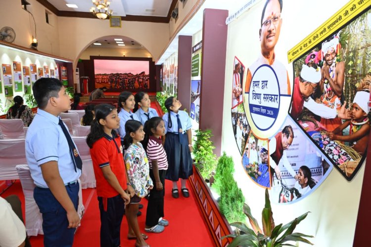 स्वतंत्रता संग्राम की गौरवगाथा से विकसित छत्तीसगढ़ की नई तस्वीर तक को एक मंच पर समेट रही प्रदर्शनी
