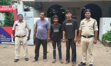 थाना सरस्वती नगर क्षेत्रांतर्गत कोटा स्थित वाटिका नगर रोड के पास आरोपियों को प्रतिबंधित नशीली टेबलेट व सिरप के साथ पकड़ा गया रंगे हाथ