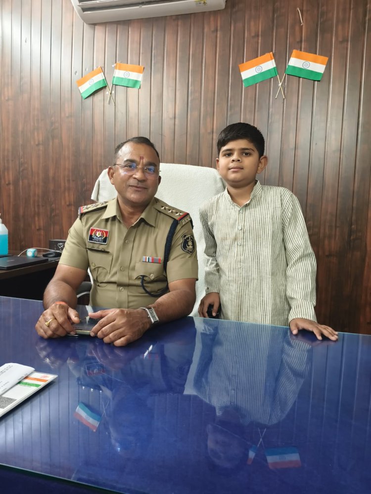 रायपुर पुलिस की त्वरित और सराहनीय पहल: महज दो दिन में मध्यप्रदेश से सकुशल बरामद हुआ नाबालिग जीशान, परिवार के चेहरों पर लौटी मुस्कान
